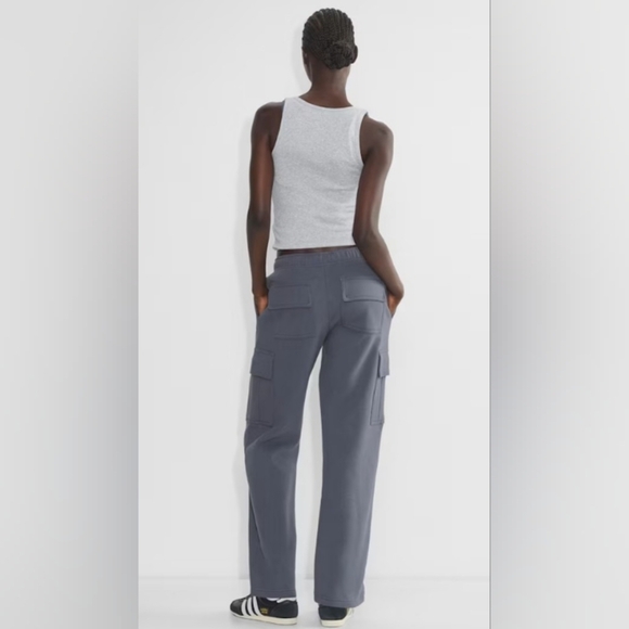 Aritzia NWOT | Mega Fit Sweatfleece Cozy Fleece Cargo Sweat Pant | Size XS - Picture 3 of 10